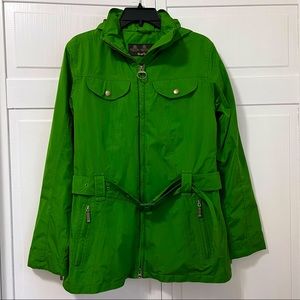 Barbour Women's Grace Featherweight Waterproof Rain Jacket. Green. 8 US (12 UK)